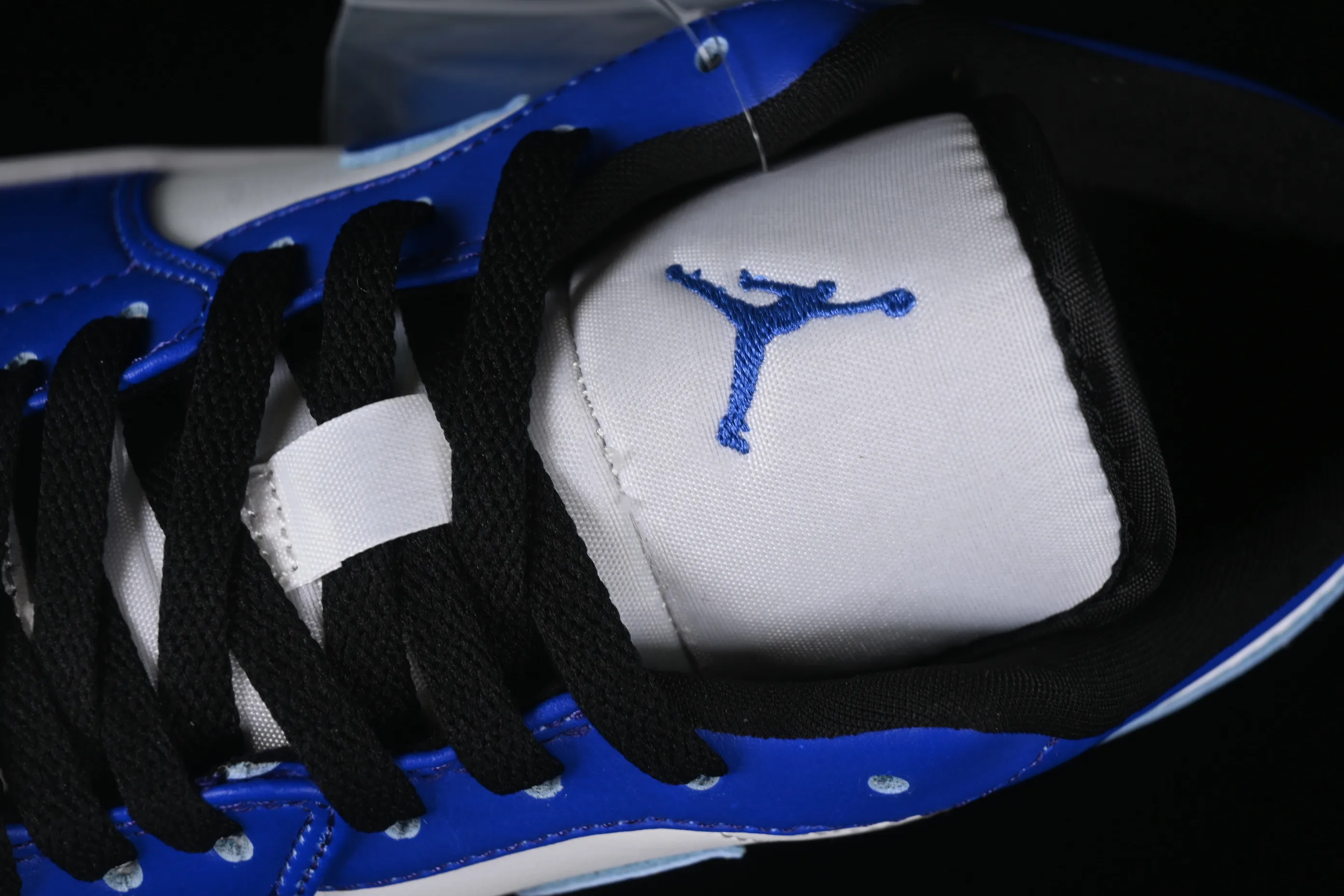 All categories Air Jordan Jordan series basketball shoes Air Jordan 1 Low Z version Air Jordan 1 Low AJ1 Joe 1 white and blue low-top retro basketball shoes 553558-124